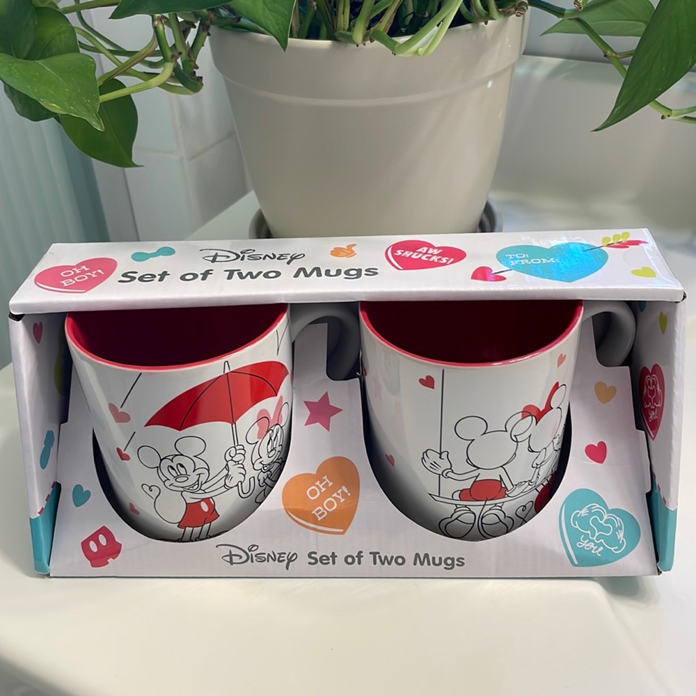 BRAND NEW  Disney Mickey Mouse & Minnie Mouse Set of Two Mug